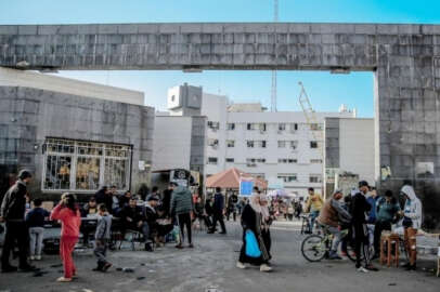 Gazze Sağlık Bakanlığı: İsrail ordusu, Şifa Hastanesinin pek çok binasını bombaladı