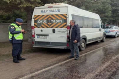 Eskişehir'de okul servislerine denetim yaptı