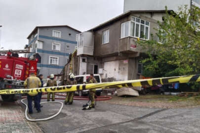 İstanbul'da iki katlı evde yangın çıktı