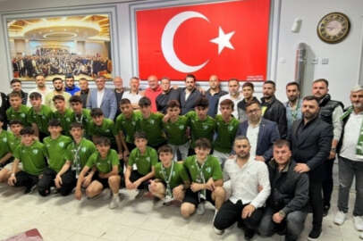 Demirtaş Tütünspor, İzmir Bayraklı sporu yenerek gurup şampiyonu oldu