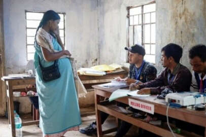 Hindistan'da seçim: Oy kullanana ücretsiz taksi ve yemek