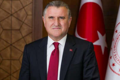 Gençlik ve Spor Bakanı Bak'tan Ergin Ataman'a destek