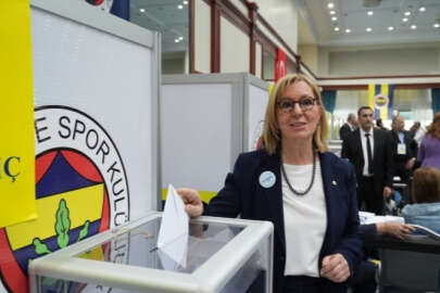 Fenerbahçe Kulübünün seçimli Yüksek Divan Kurulu Toplantısı'nda oy verme işlemi sürüyor
