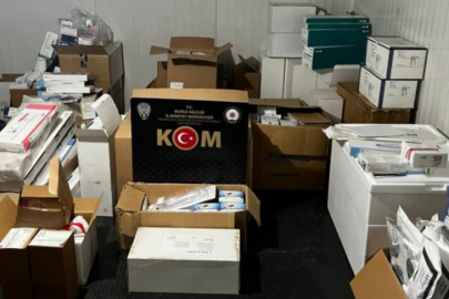 Bursa'da tıbbi malzemeleri para karşılığı satan 3 kişi tutuklandı