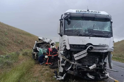 Malatya'da TIR ile kamyonet çarpıştı:1 ölü