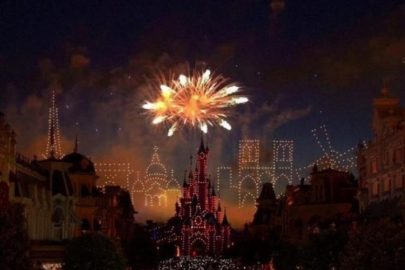 Disneyland'da görkemli dron şov