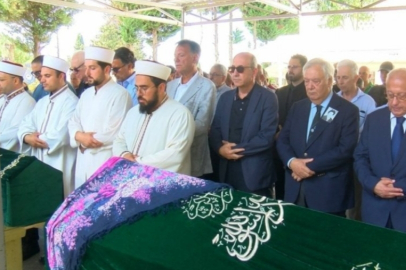 Türkiye'nin ilk kadın cerrahıydı! Tıp camiası yasta