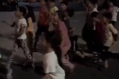 Roblox'un yasaklanmasına protesto: Çocuklar sokaklara döküldü!