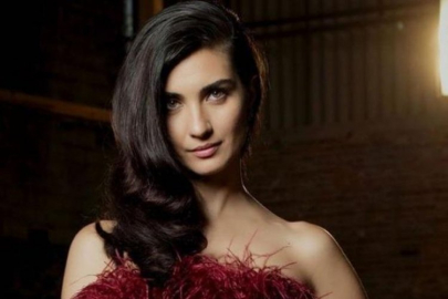 Tuba Büyüküstün'den tatil pozları