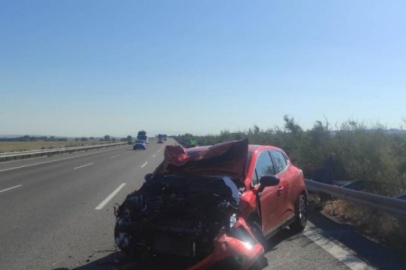 Bursa Karacabey'de iki otomobil çarpıştı: 2'si çocuk 4 yaralı