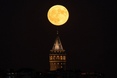 İstanbul'da muhteşem dolunay manzarası