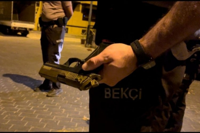 Bursa'da devriye atan ekipleri görünce tabancayı fırlattı!