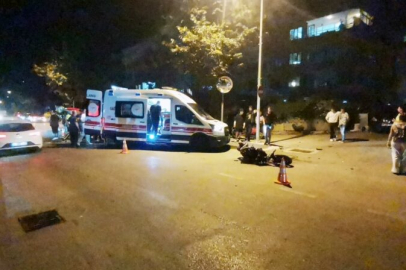 Bursa’da motosiklet otomobile çarptı