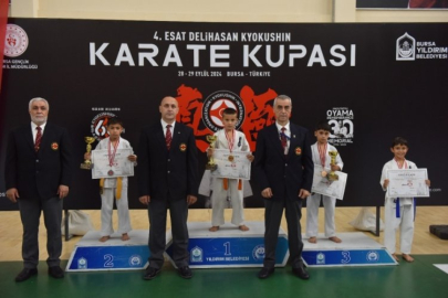 Yıldırım Belediyesi sporcularından karate başarısı