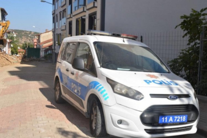 Yaşlı kadının cesedini, ziyarete gelen torunu buldu