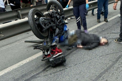 Tur servisi ile çarpışan motosikletli genç hayatını kaybetti