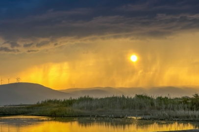 Yağmur bulutları Bursa'da görsel şölen oluşturdu