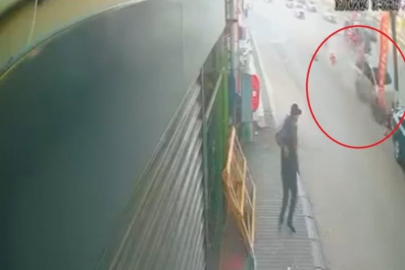 Bursa'da sürücüsünün kontrolünden çıkan otomobil, 5 otomobile çarptı