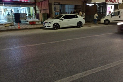 Aracı ile çocuğun ayağının üzerinden geçen sürücü kalbine aldığı bıçak darbesiyle öldü