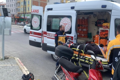 Minibüs ile motosiklet çarpıştı: 1 yaralı