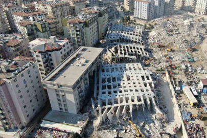 Yüzlerce kişiye mezar olan Rönesas Rezidans’ın 3. duruşması görüldü