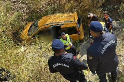 Araç şarampole yuvarlandı, sürücü ve eşi kurtarılamadı