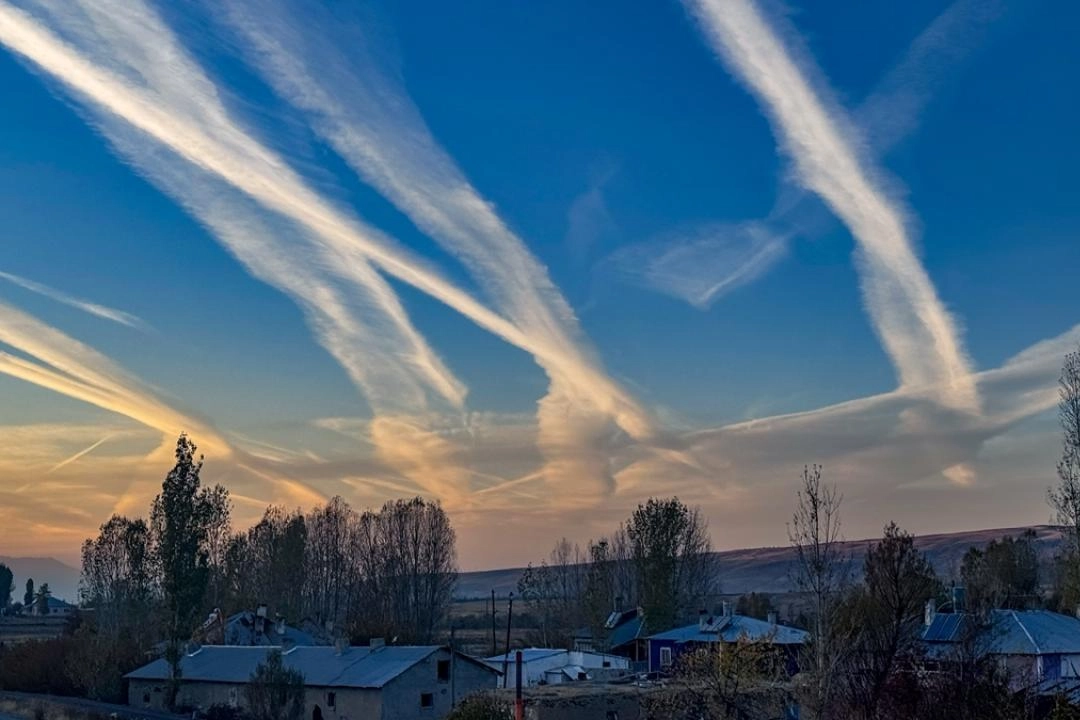 Van semalarındaki kuyruk izleri gün batımıyla birlikte görüntülendi