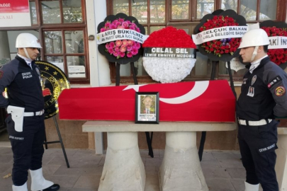 Emekli Komiser Hikmet Karanfil gözyaşları ile toprağa verildi