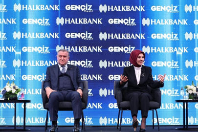 Bakan Göktaş, “Yıllarca okul sonrası kasiyerlik yaptım, Avrupa’nın ilk başörtülü milletvekili oldum”