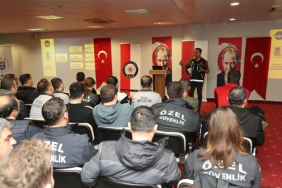 Bursa Emniyeti'nden 352 özel güvenlik görevlisine güvenlik farkındalığı eğitimi