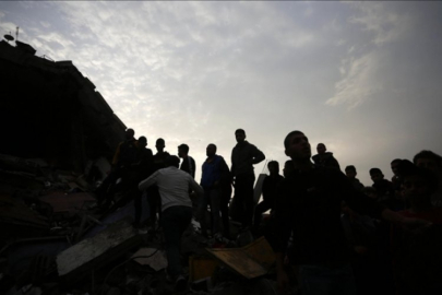 İsrail, Gazze'de sivillerin sığındığı binayı vurdu: 3'ü çocuk 14 ölü