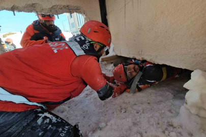 AFAD eğitmenleri UMKE ekiplerine depremde arama ve kurtarma eğitimi verdi