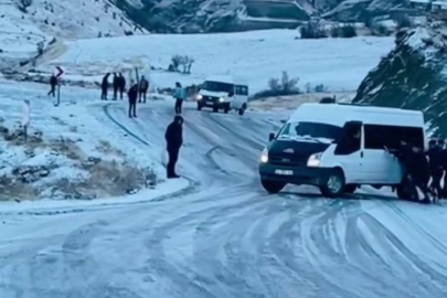 Buzlanan yollar sürücülere zor anlar yaşattı