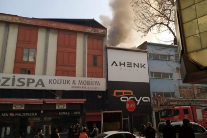Bursa'da mobilya imalathanesinde yangın