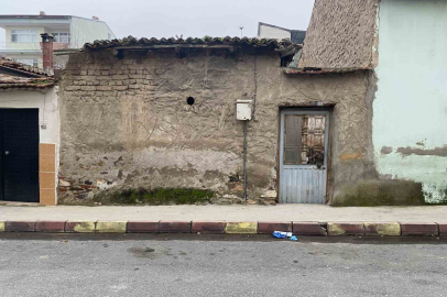 Yalnız yaşayan kadın evinde ölü bulundu