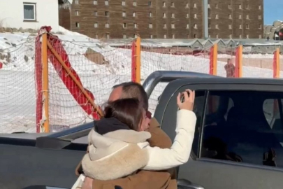 Bolu Kartalkaya'da yanan otelin önünde acı bekleyiş