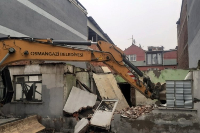 Bursa Osmangazi'de 100 metruk bina yıkıldı