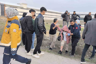 Bursa’da öğrenci servisi otomobille çarpıştı