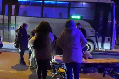 Motosiklet sürücüsü yolun karşısına geçmek isteyen yayaya çarptı