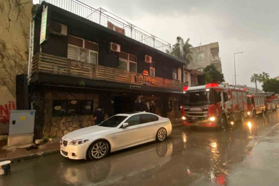 Restoranın bacasında çıkan yangın itfaiye ekiplerince söndürüldü