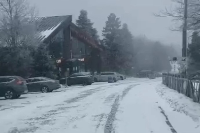 Uludağ'da yollar karla kaplandı