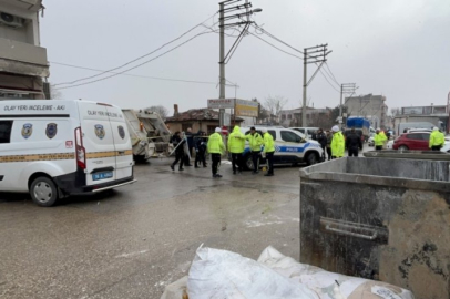 Bursa'da yaşlı kadın  çöp kamyonunun altında kaldı..