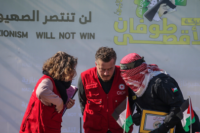 Hamas, İsrail’in ihlalleri nedeniyle 15 Şubat’taki esir takasını erteledi