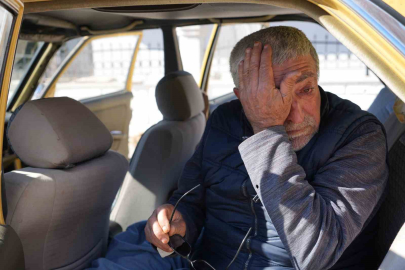 Sosyal medyadan tanışıp evlenen 62 yaşındaki adam, 4 aydır hayatını arabasının içinde geçiriyor