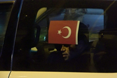 "Dur" ihtarına uymadı! Polisin üzerine aracını sürdü