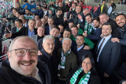 Siyaset üstü kutlama