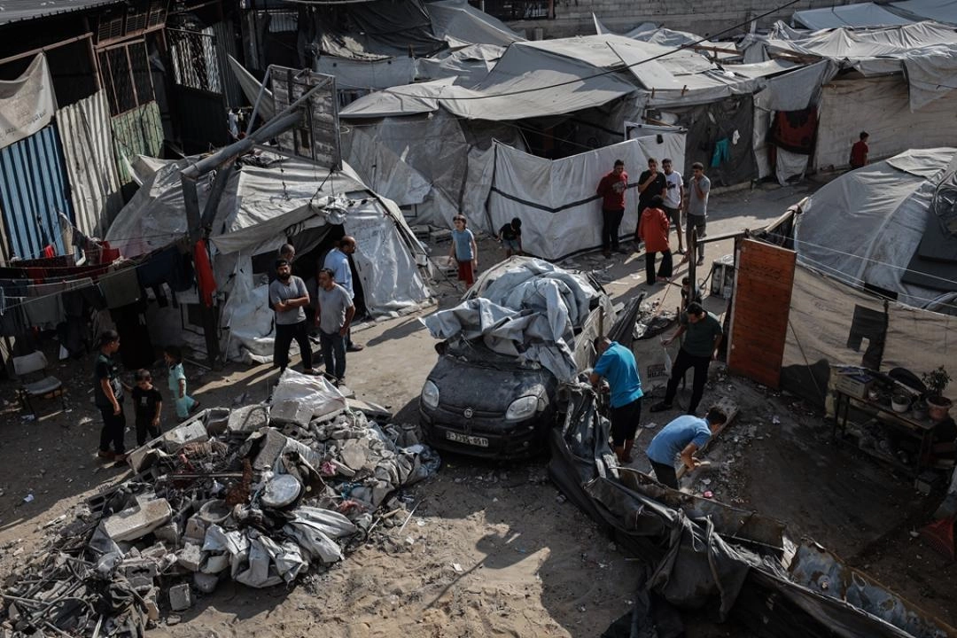 İsrail, Gazze'nin Cibalya Kampı'ndaki bir okula saldırı düzenledi