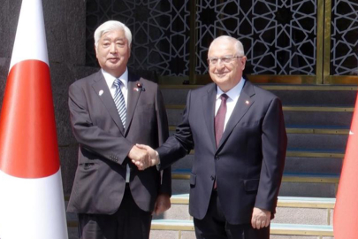 Milli Savunma Bakanı Güler, Japonya Savunma Bakanı Gen Nakatani ile bir araya geldi