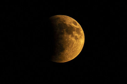Kanlı ay tutulması yurdun birçok noktasından görüntülendi