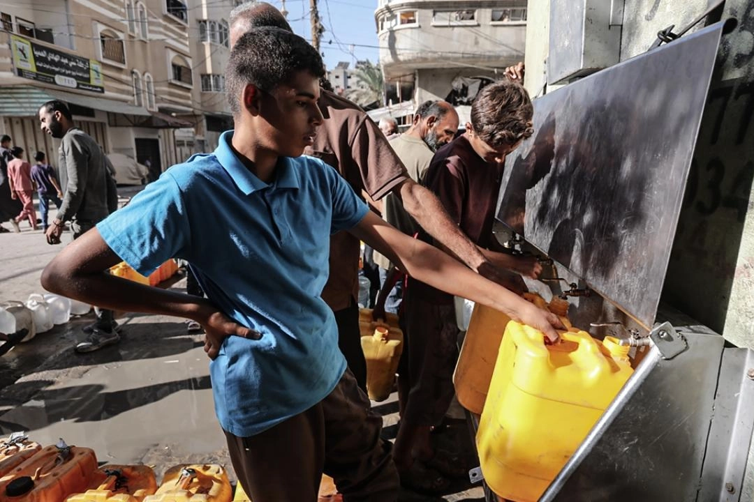 İsrail saldırıları altındaki Gazze'de su krizi sürüyor